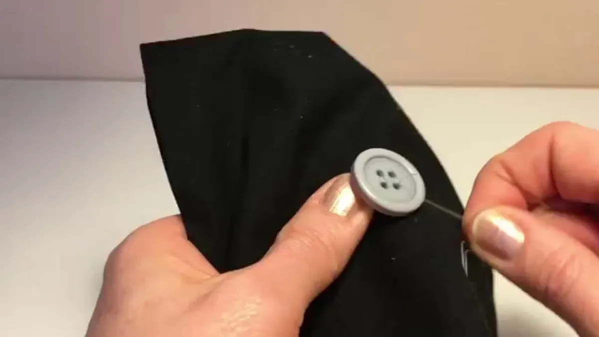 Förbered tyget och knappen