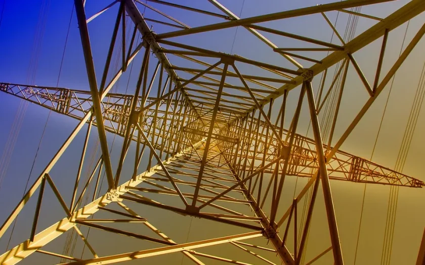 Bild av elnät och elmätare som illustrerar svensk elräkning och elhandel